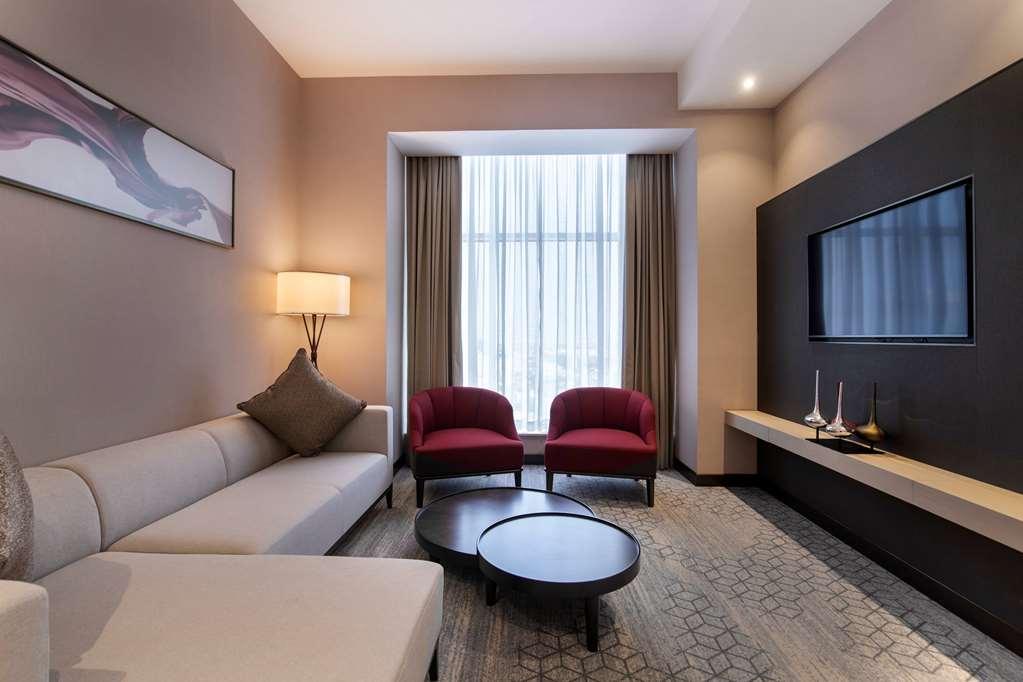 Ramada By Wyndham Riyadh King Fahd Road 客房 照片