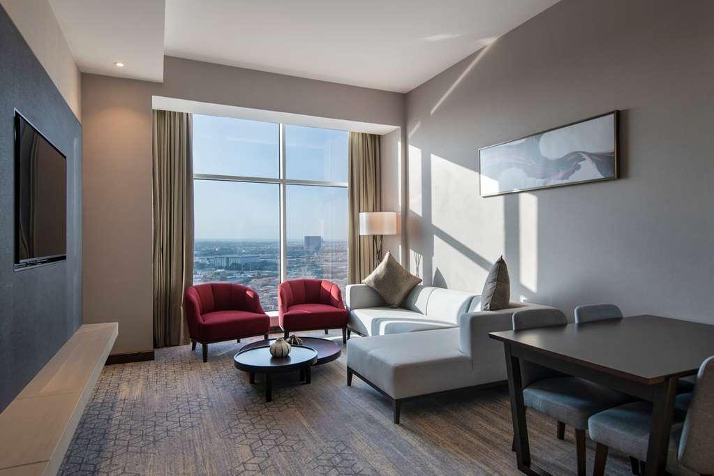 Ramada By Wyndham Riyadh King Fahd Road 客房 照片