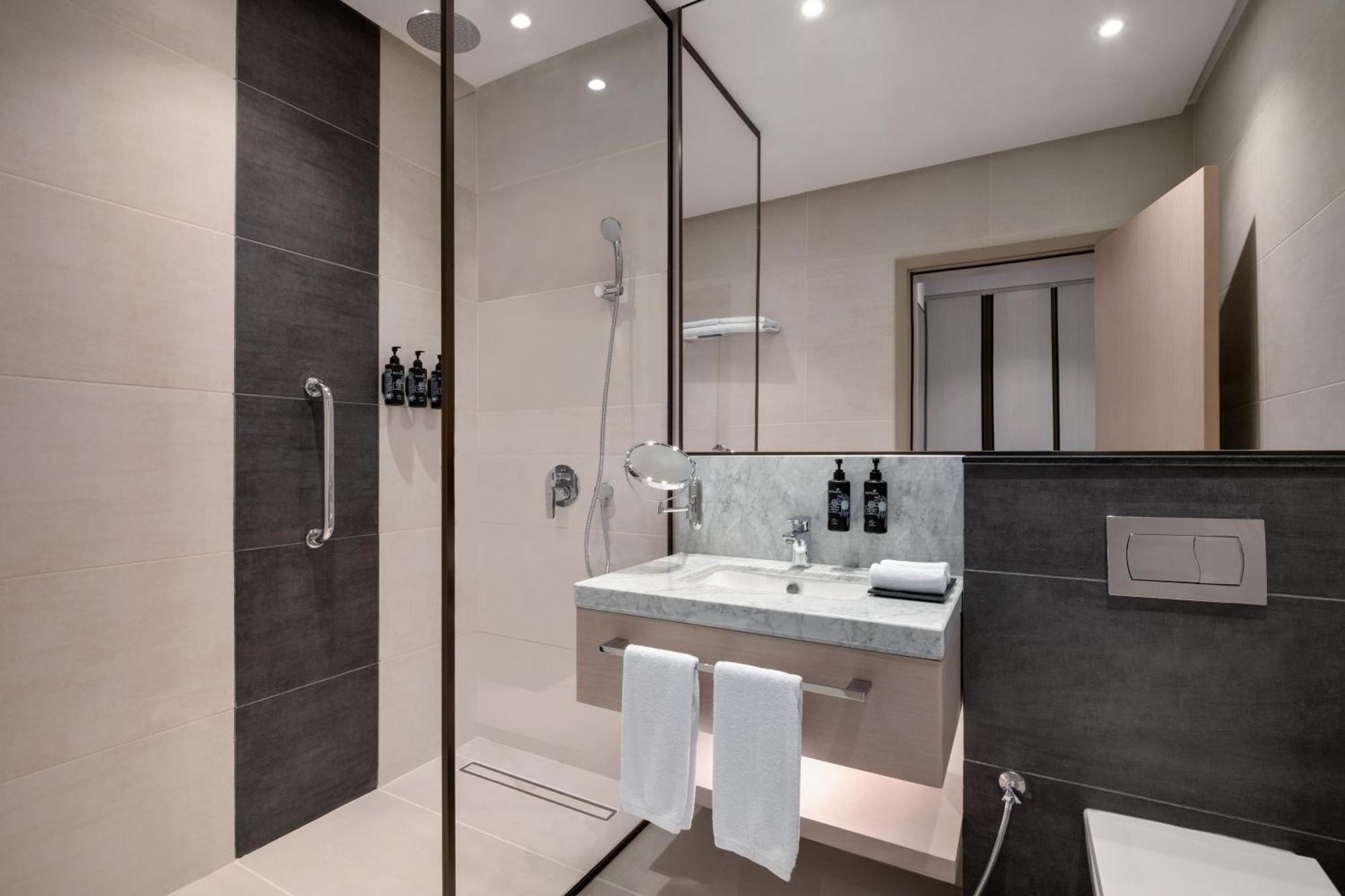 Ramada By Wyndham Riyadh King Fahd Road 外观 照片