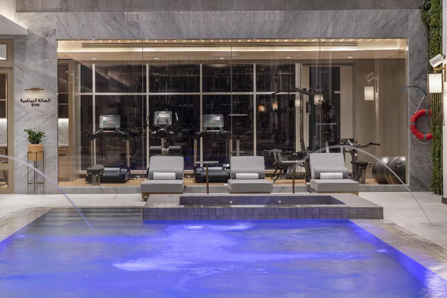 Ramada By Wyndham Riyadh King Fahd Road 外观 照片 The pool at the hotel