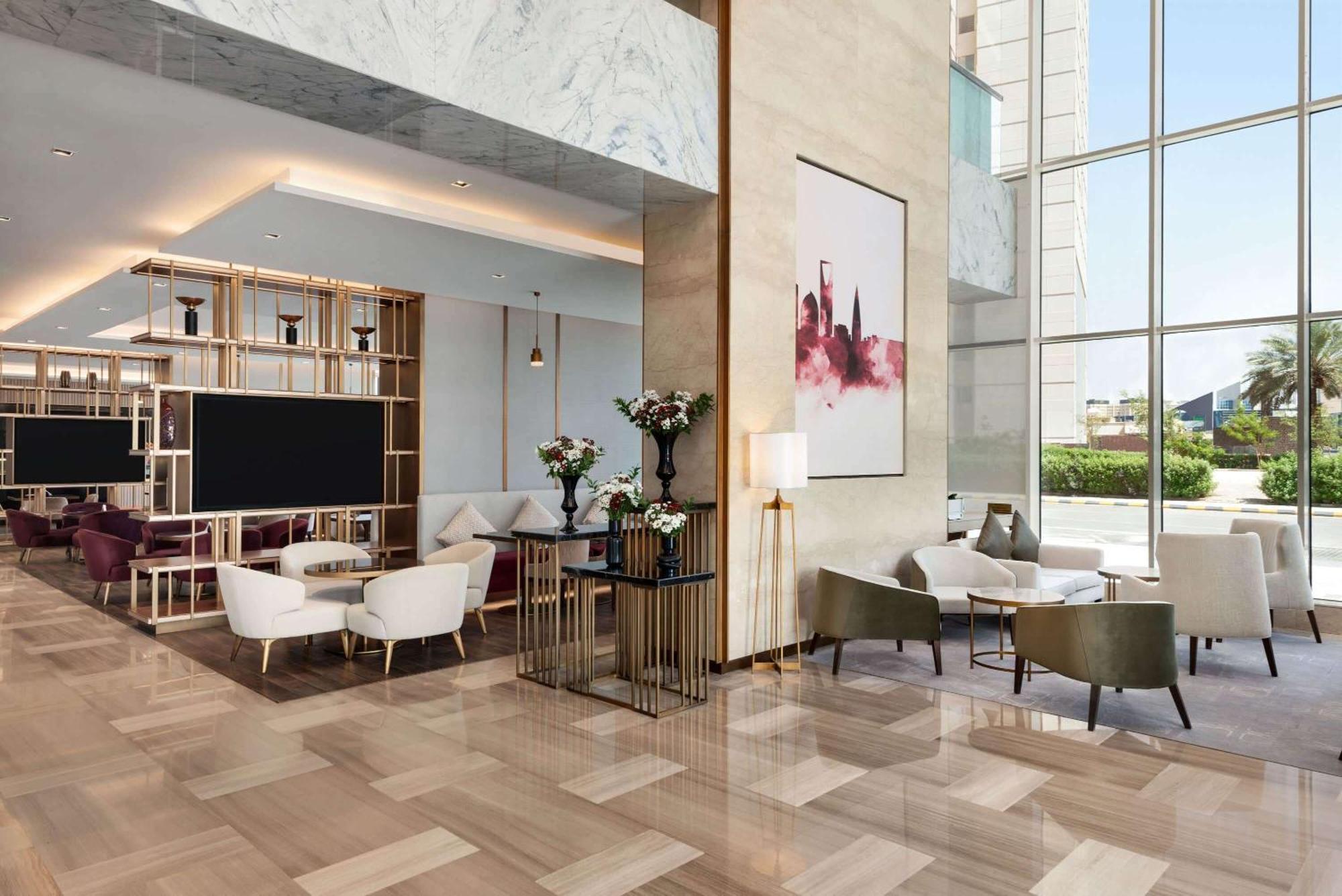 Ramada By Wyndham Riyadh King Fahd Road 外观 照片 The lobby of the hotel