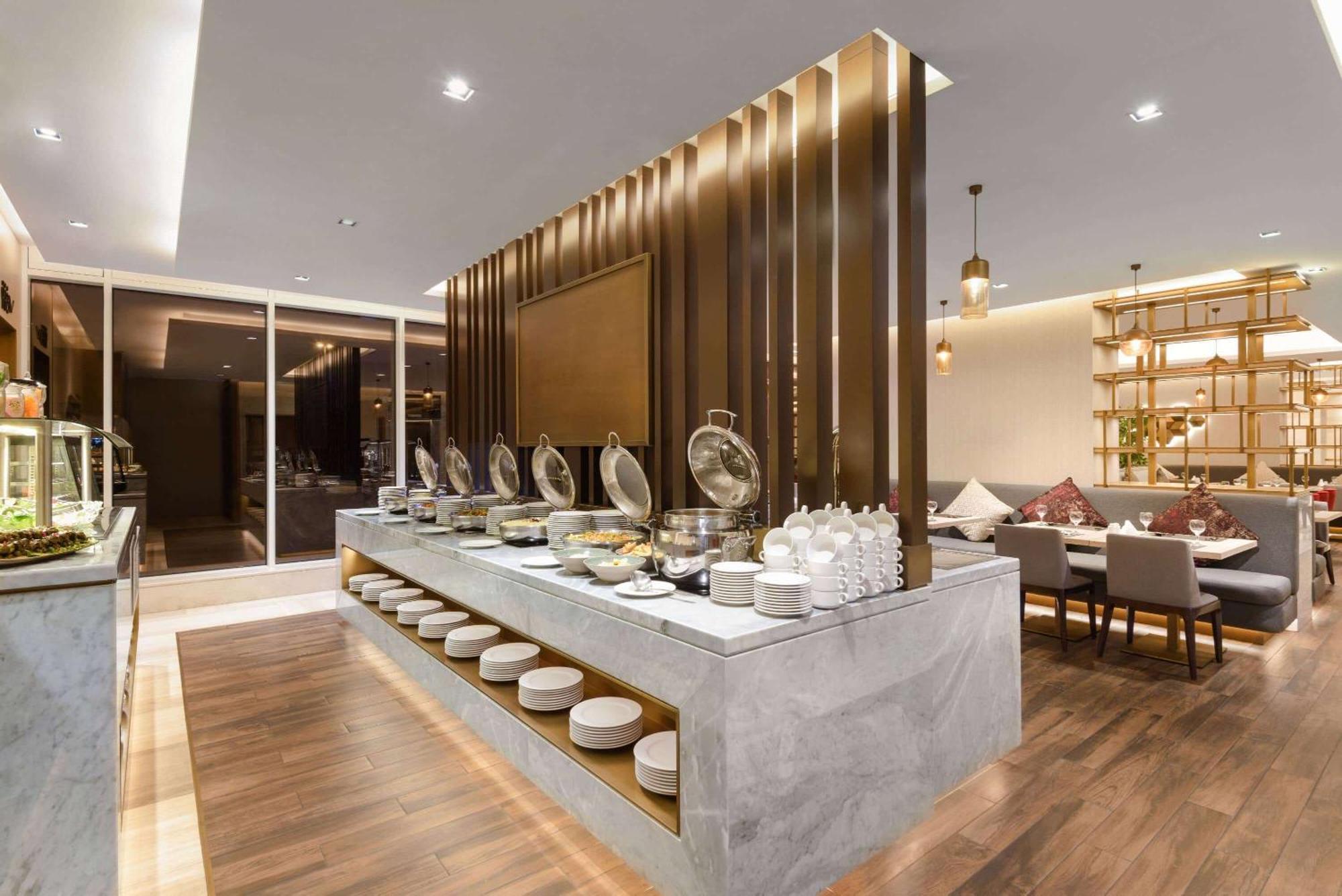 Ramada By Wyndham Riyadh King Fahd Road 外观 照片 The restaurant